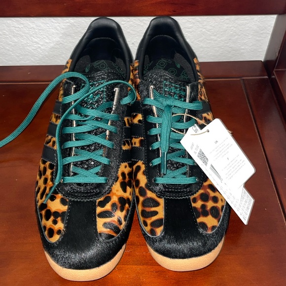 adidas Shoes - NWT, never worn Adidas leopard
Adidas SL 72 OG W Sneaker US size 9.5